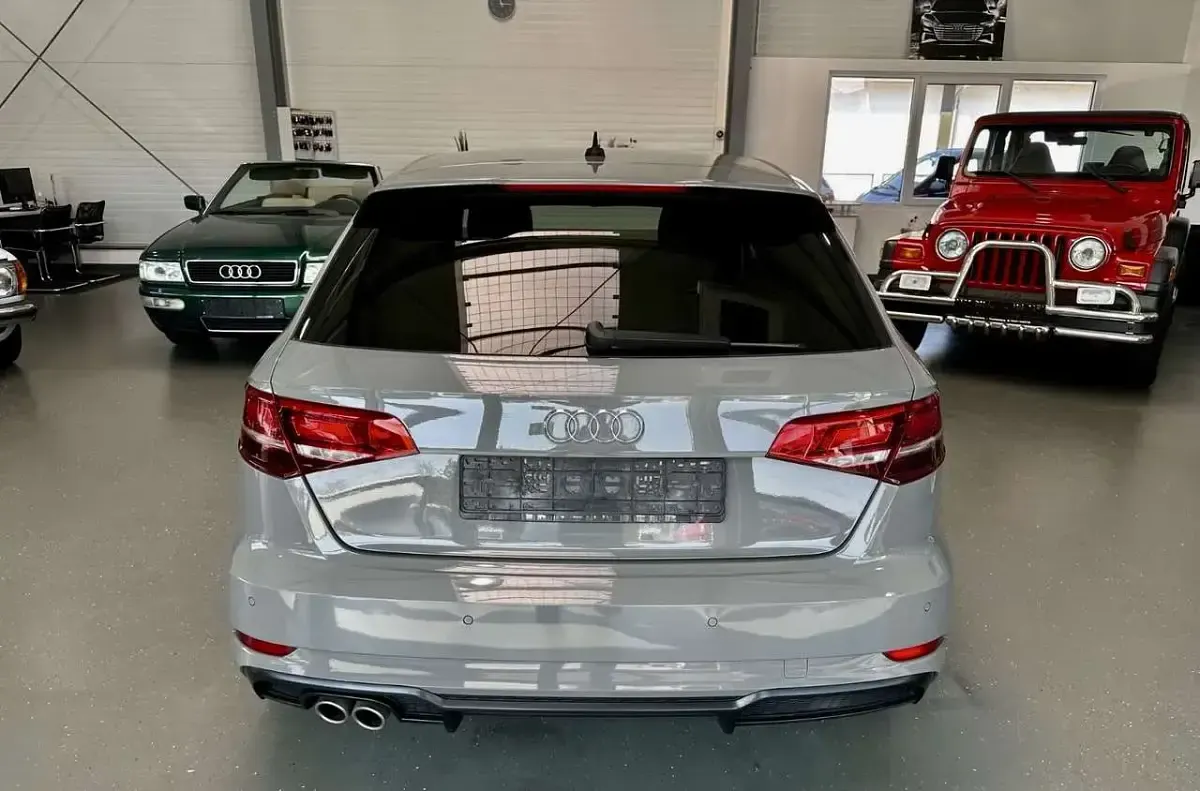 Usata Audi A3 S-Line 150 CV (110 kW) 2020 Quantum grau audi exclus Berlina