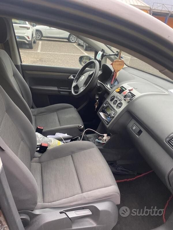 Usata VW Touran 105 CV (77 kW) 2009 Marrone Monovolume