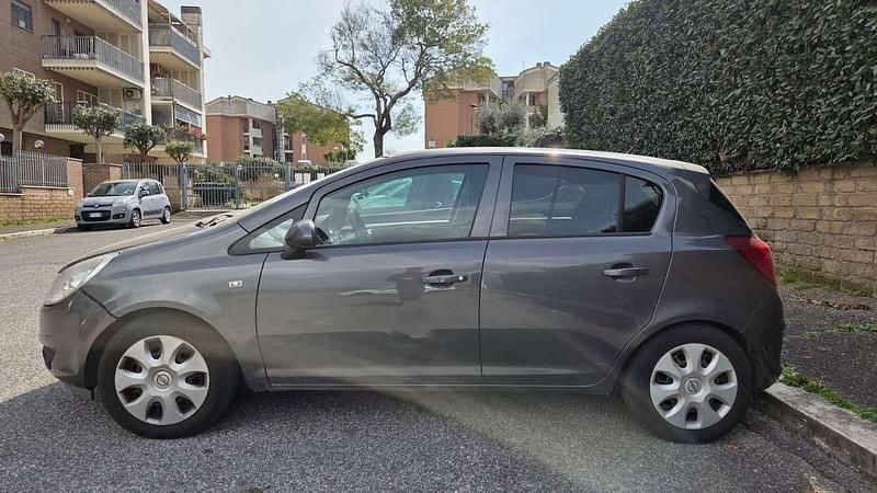 Usata Opel Corsa Club 86 CV (63 kW) 2010 Nero Utilitaria