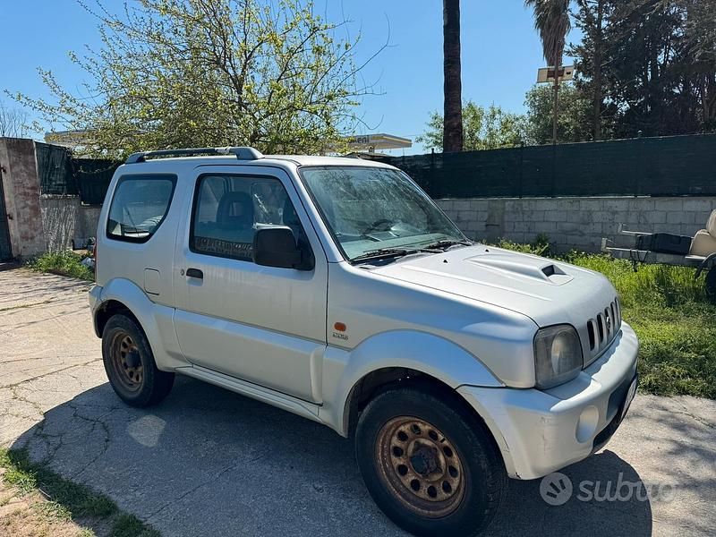 Usata Suzuki Jimny 86 CV (63 kW) 2006 Grigio SUV