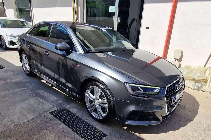 Grigio daytona Usata 2019 Audi A3 Admired Tre volumi | 25.890 € (Molto cara) - Immagine 1/4