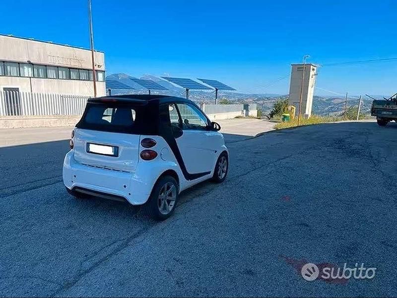 Usata Smart ForTwo Cabrio Passion 45 CV (33 kW) 2008 Bianco Cabrio