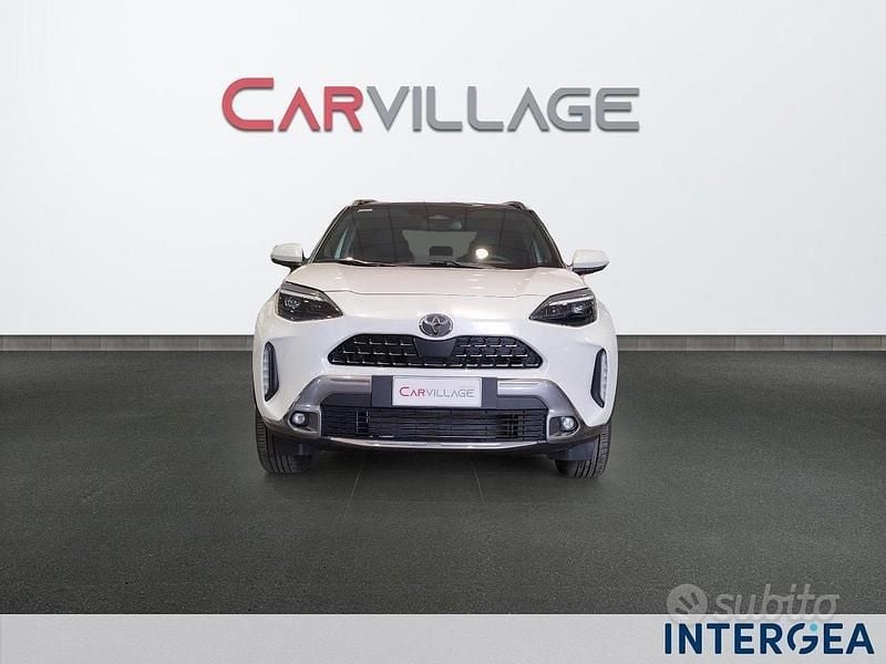 Nuova Toyota Yaris Cross Lounge 130 CV (95 kW) 2025 Bianco SUV