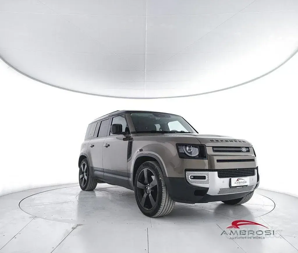 Usata Land Rover Defender SE 200 CV (147 kW) 2022 Marrone SUV