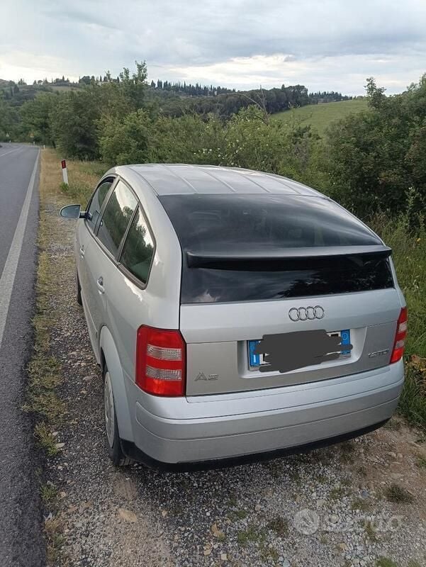 Usata Audi A2 Design 61 CV (44 kW) 2004 Argento Utilitaria