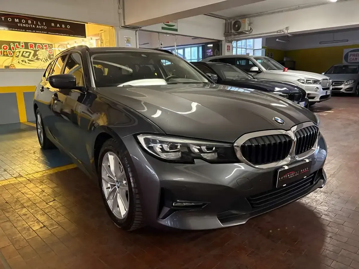 Usata BMW 320 Advantage 190 CV (139 kW) 2021 Grigio Station wagon