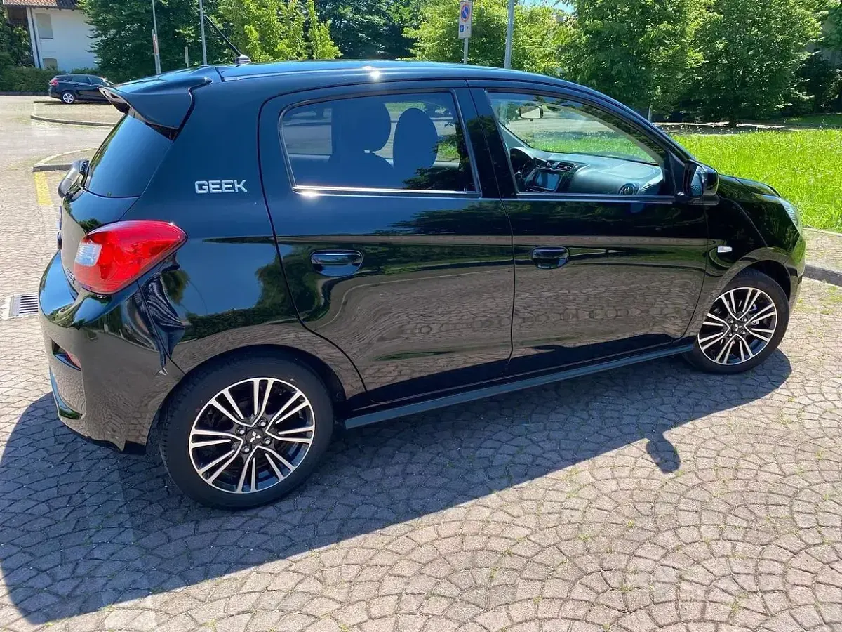 Usata Mitsubishi Space Star 80 CV (58 kW) 2020 Nero Utilitaria