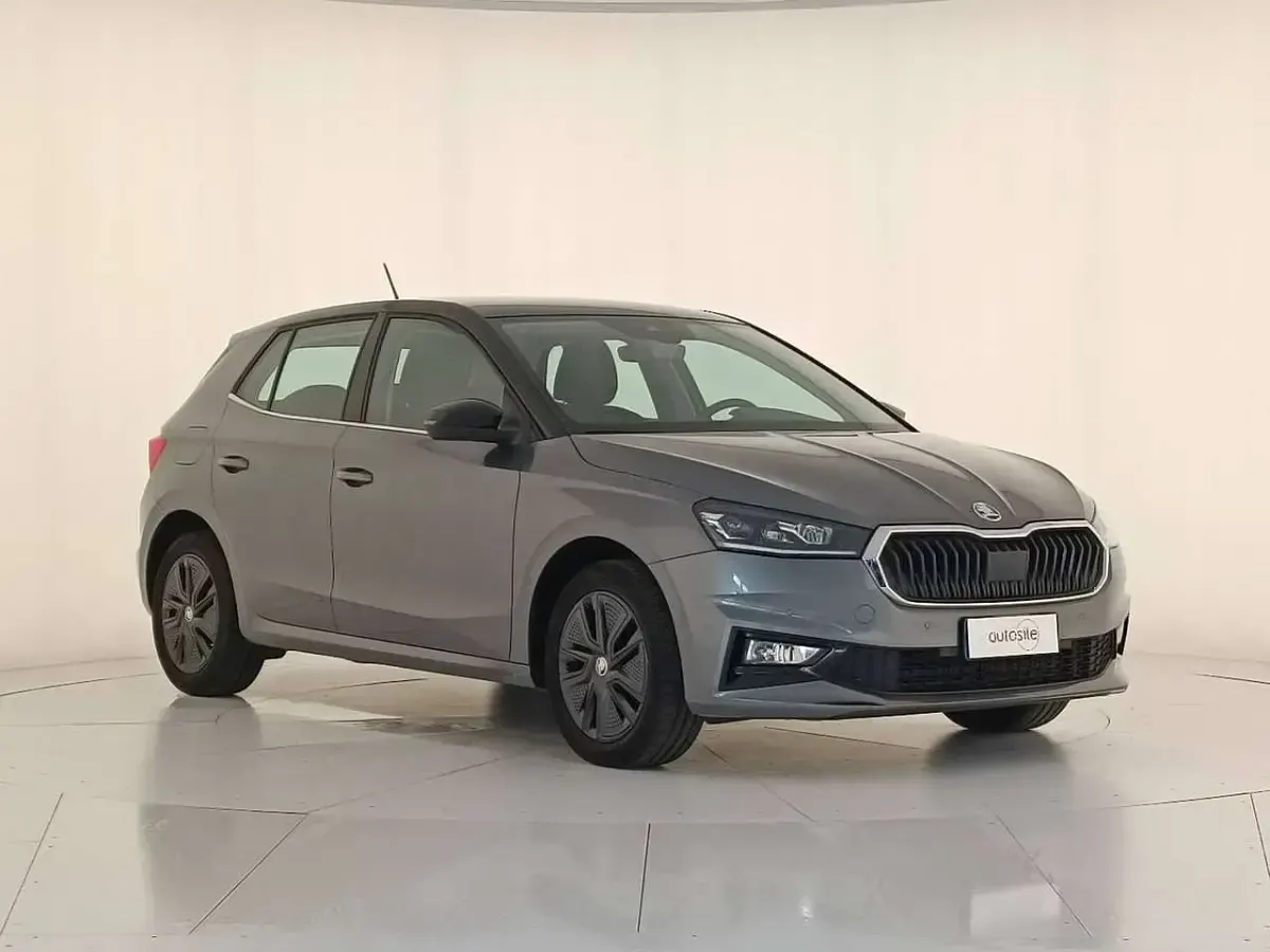 Usata Skoda Fabia Style 110 CV (80 kW) 2022 Grigio scuro met Utilitaria