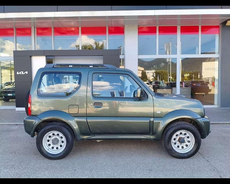 Usata Suzuki Jimny 86 CV (63 kW) 2015 Verde SUV