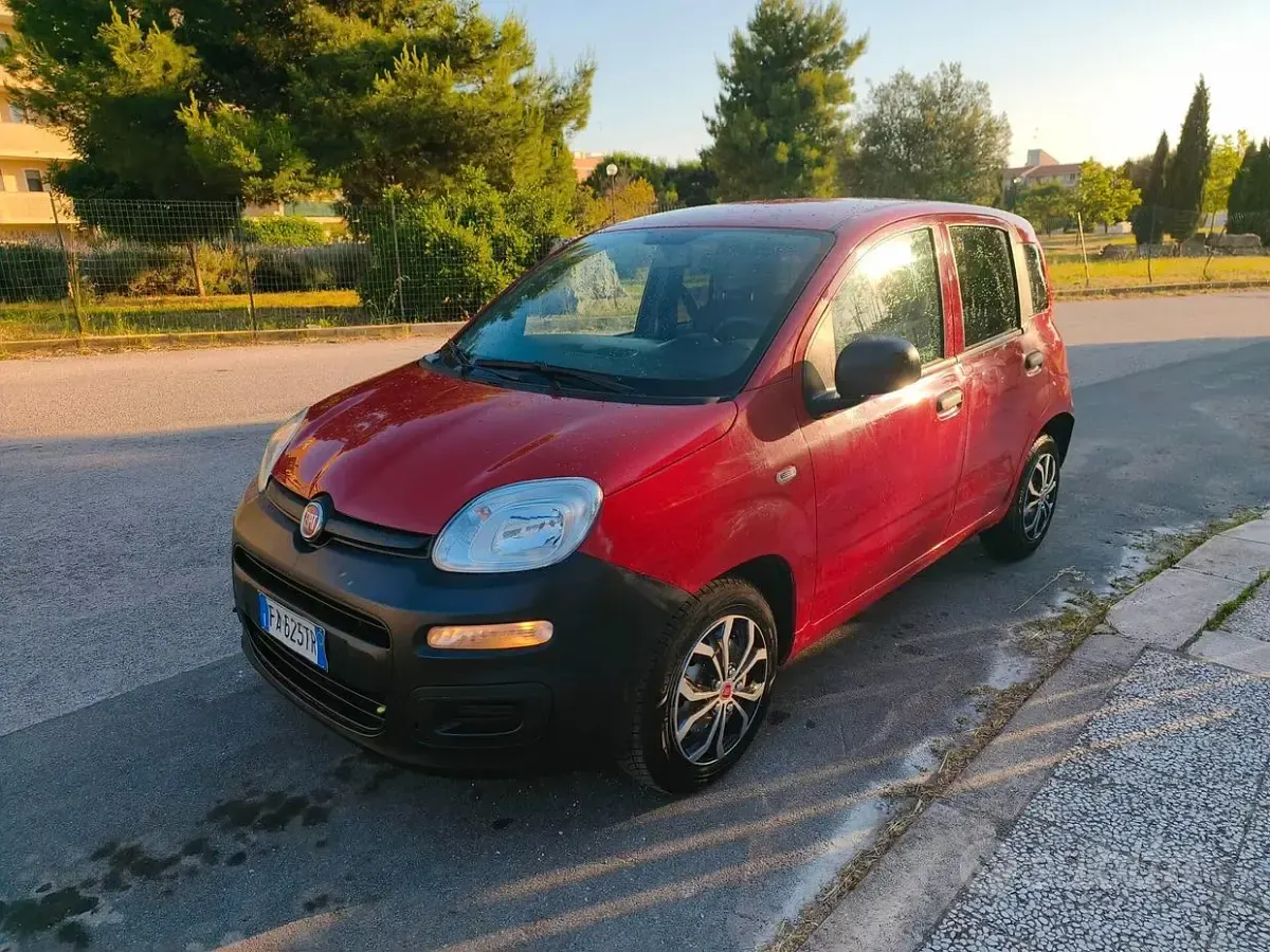 Usata Fiat Panda Pop 95 CV (69 kW) 2015 Rosso Utilitaria