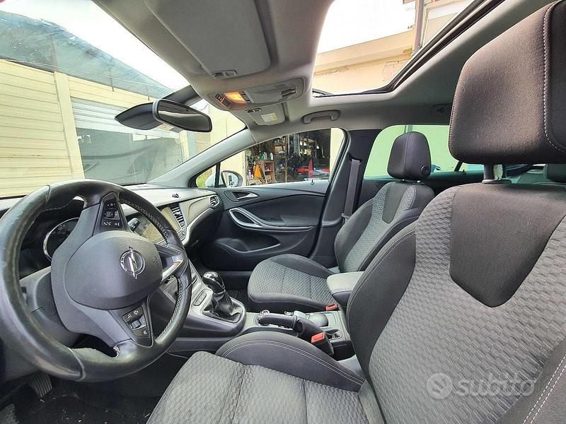 Usata Opel Astra Business 110 CV (80 kW) 2017 Bianco Station wagon