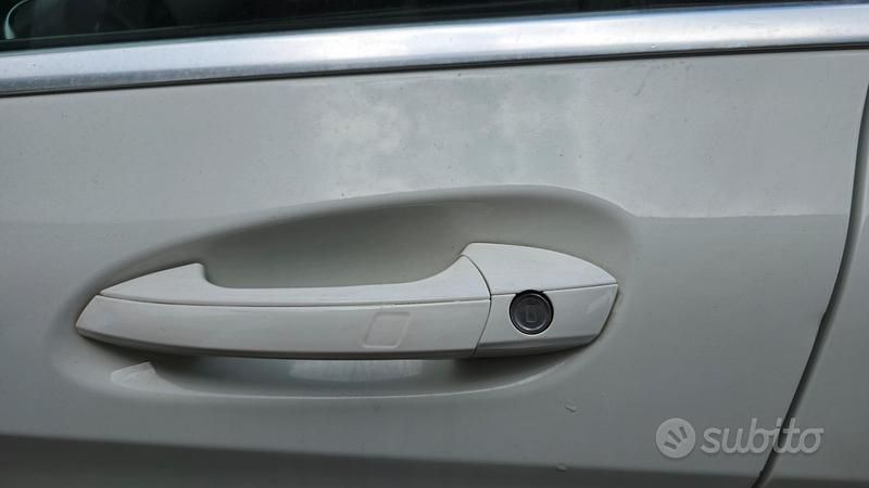 Usata Mercedes A180 Premium 109 CV (80 kW) 2017 Bianco Utilitaria