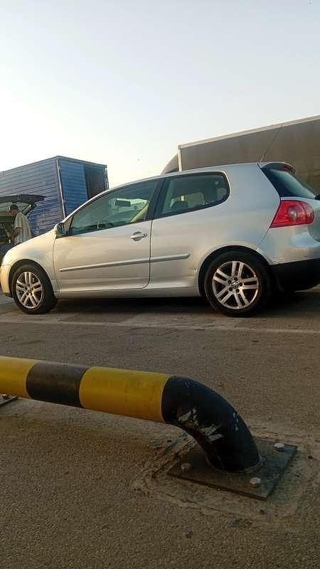 Usata VW Golf VI Comfortline 102 CV (75 kW) 2008 Grigio Utilitaria