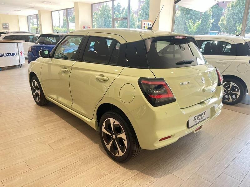 Nuova Suzuki Swift 83 CV (61 kW) 2025 Arancione Utilitaria