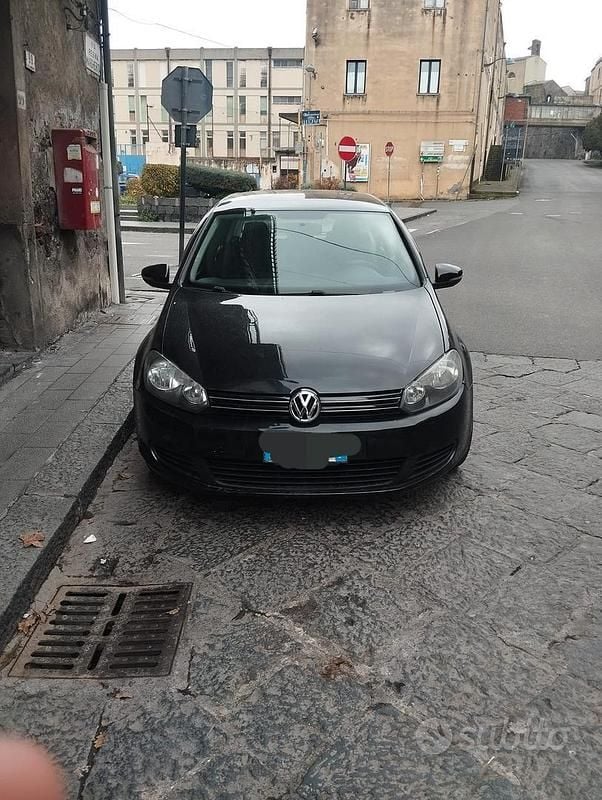 Usata VW Golf VI 105 CV (77 kW) 2010 Nero Utilitaria