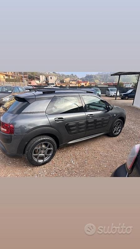 Usata Citroën C4 Cactus Shine 99 CV (72 kW) 2016 Grigio Utilitaria