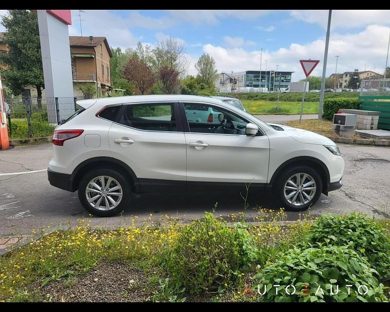 Usata Nissan Qashqai Acenta 110 CV (80 kW) 2014 Bianco SUV