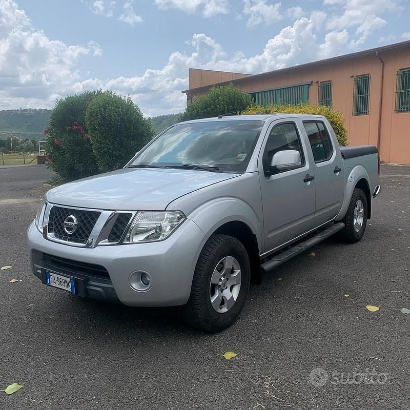 Usata Nissan Navara 190 CV (139 kW) 2015 Grigio Pick-up