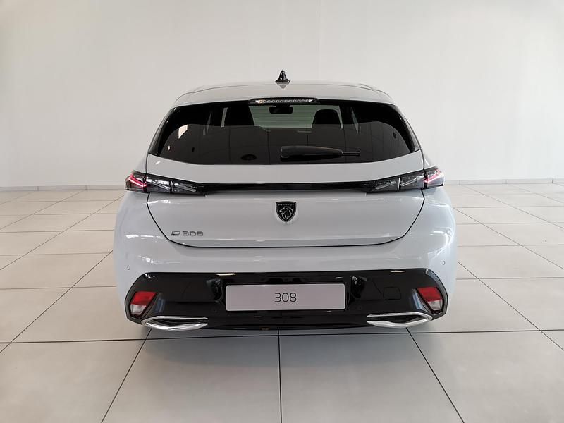 Usata Peugeot e-308 114 kW (156 CV) 2024 Bianco okenite Utilitaria