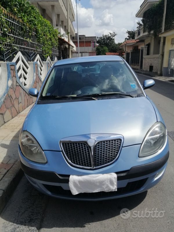 Usata Lancia Ypsilon 70 CV (51 kW) 2004 Utilitaria