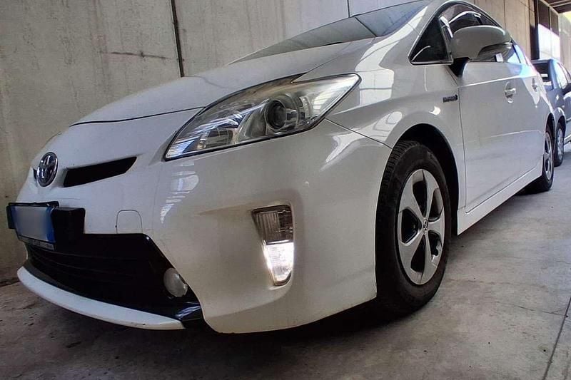 Usata Toyota Prius Executive 99 CV (72 kW) 2015 Station wagon