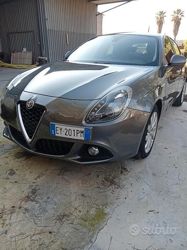 Usata Alfa Romeo Giulietta 105 CV (77 kW) 2015 Grigio Berlina
