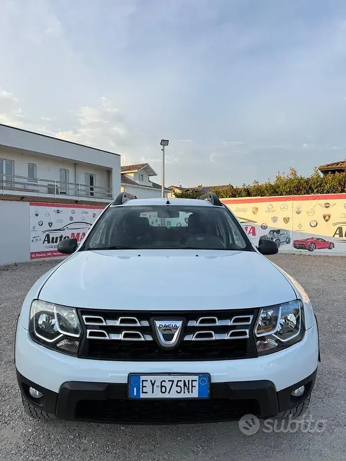 Usata Dacia Duster Ambiance 101 CV (74 kW) 2015 Bianco SUV