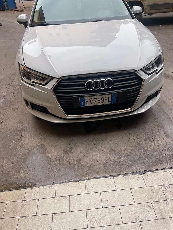 Usata Audi A3 Attraction 110 CV (80 kW) 2014 Berlina
