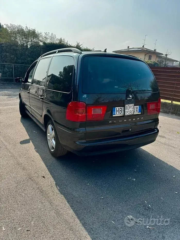 Usata Seat Alhambra Stella 116 CV (85 kW) 2008 Nero Monovolume