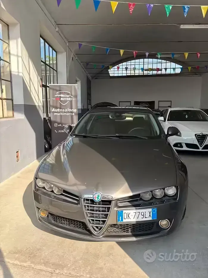 Usata Alfa Romeo 159 Distinctive 120 CV (88 kW) 2007 Grigio Berlina