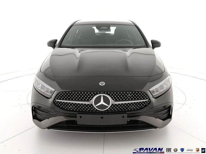 Usata Mercedes A180 AMG line 136 CV (100 kW) 2025 Nero Utilitaria