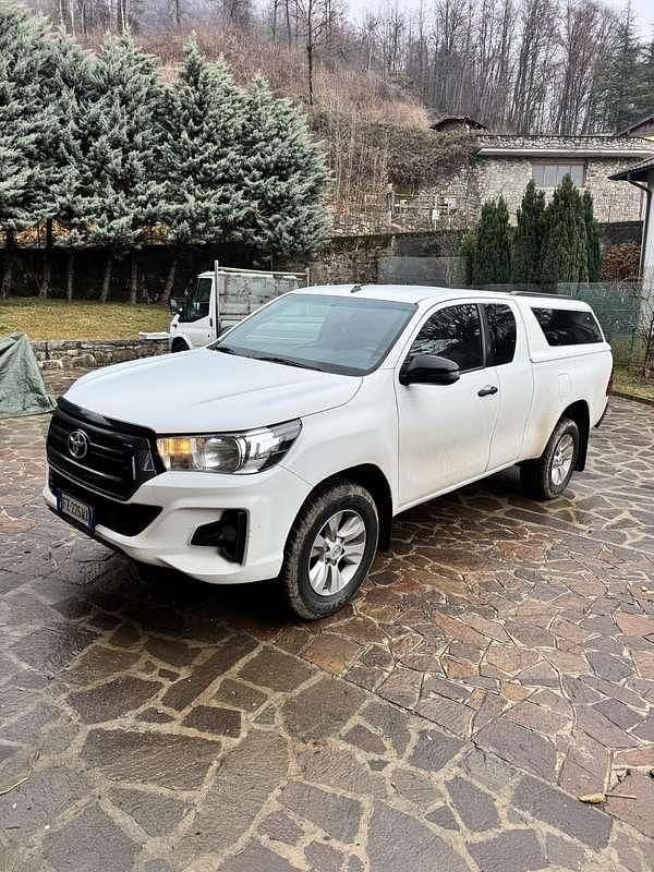 Usata Toyota HiLux Lounge 150 CV (110 kW) 2020 Pick-up