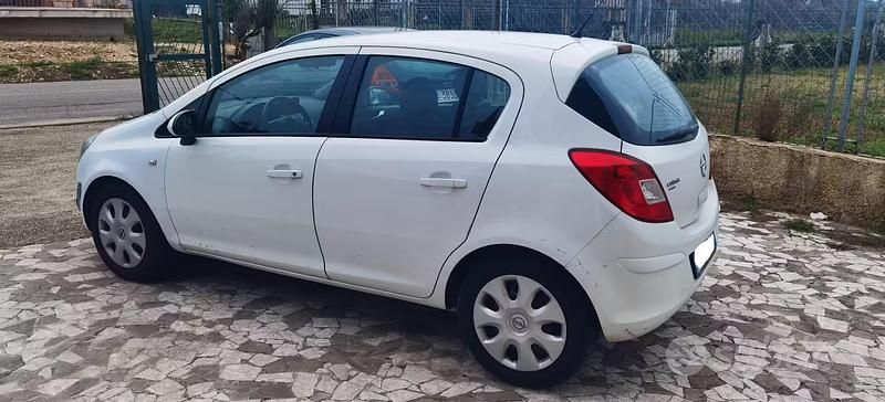 Usata Opel Corsa Edition 85 CV (62 kW) 2014 Bianco Utilitaria