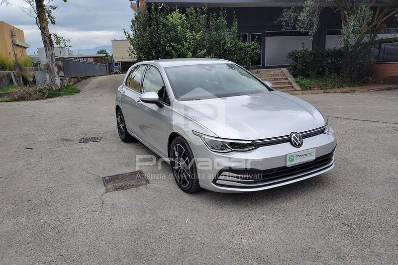 Usata VW Golf VIII Life 116 CV (85 kW) 2021 Grigio Berlina
