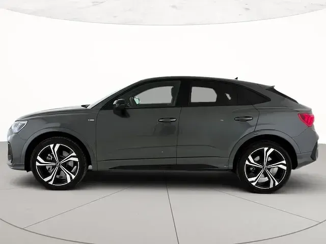 Usata Audi Q3 Sportback Comfort 190 CV (139 kW) 2024 Grigio daytona perlato SUV