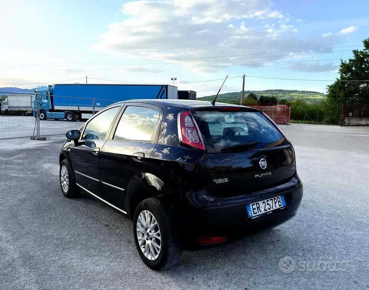 Usata Fiat Punto Evo Emotion 77 CV (56 kW) 2010 Nero Utilitaria