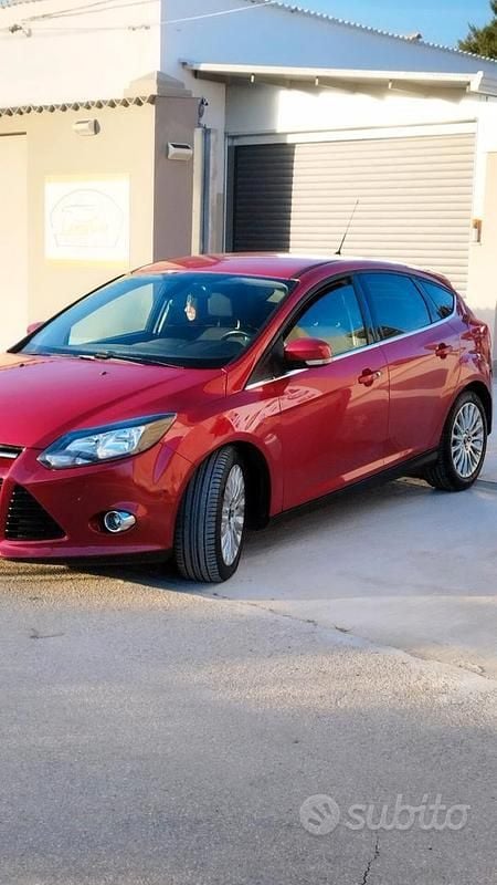 Usata Ford Focus Titanium 115 CV (84 kW) 2011 Rosso Berlina