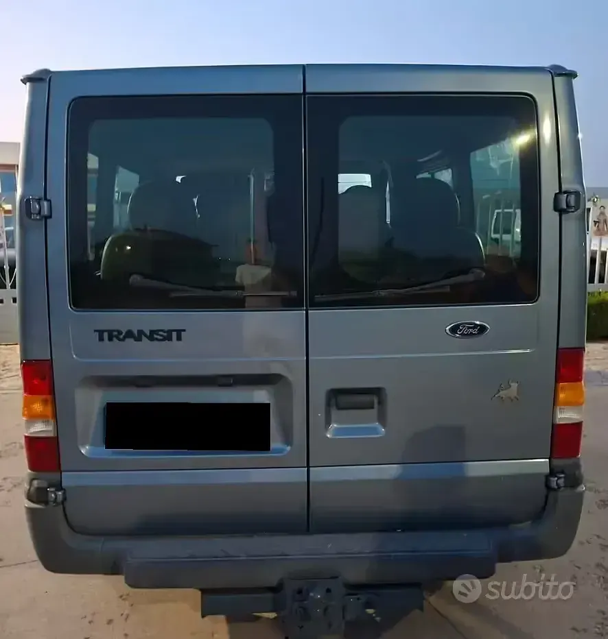 Usata Ford Transit 86 CV (63 kW) 2001 Grigio Furgone