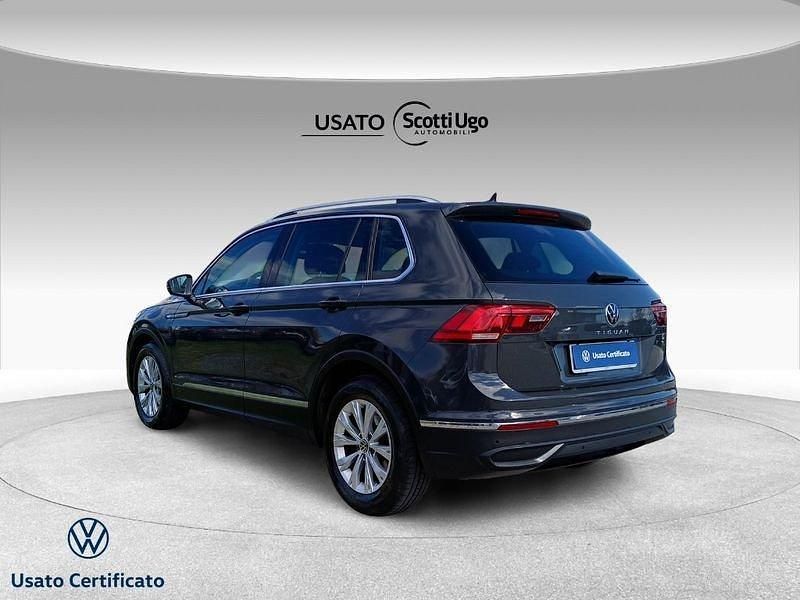 Usata VW Tiguan Life 122 CV (89 kW) 2023 Grigio SUV