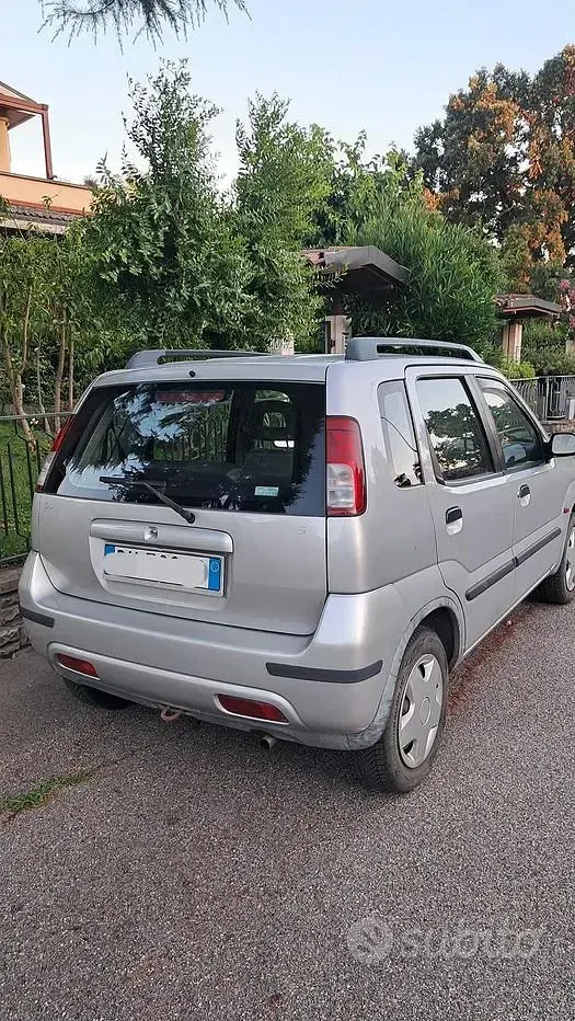 Usata Suzuki Ignis 83 CV (61 kW) 2002 Grigio Utilitaria