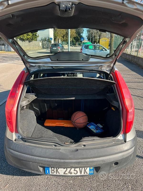 Usata Fiat Punto 2000 Grigio Utilitaria