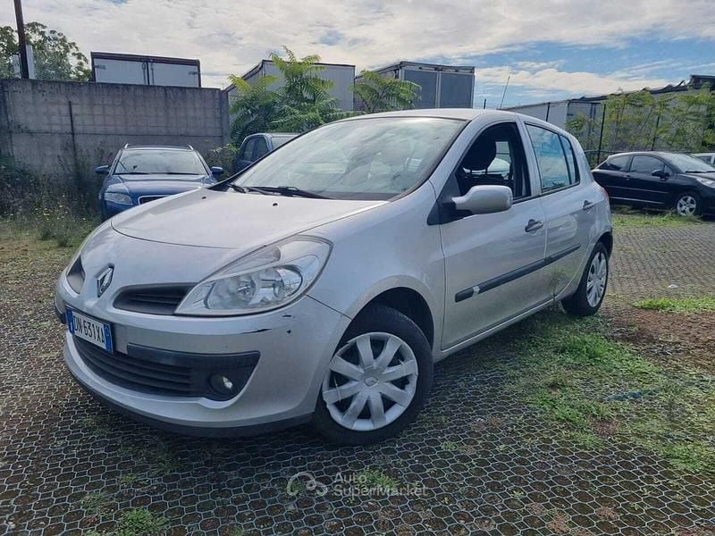 Usata Renault Clio II 75 CV (55 kW) 2008 Berlina