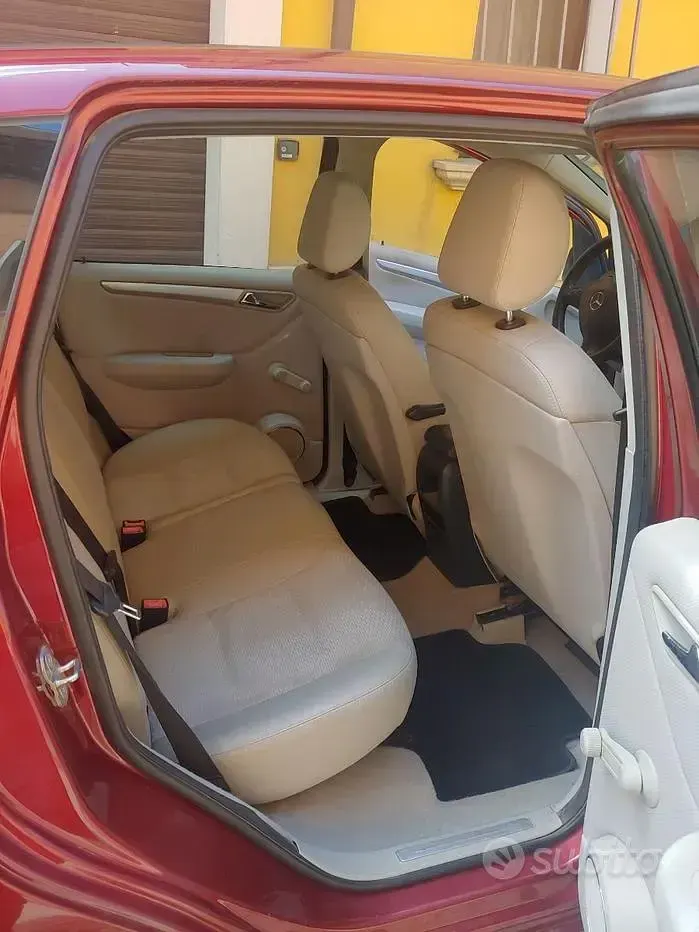 Usata Mercedes A180 Avantgarde 2008 Rosso Monovolume