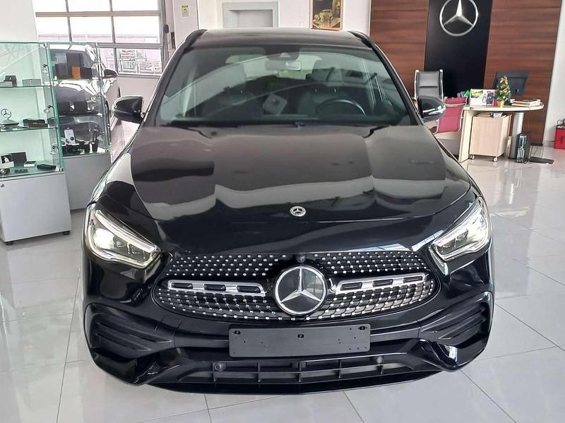 Usata Mercedes GLA200 AMG Line Premium Plus 150 CV (110 kW) 2021 Nerrro cosmo SUV