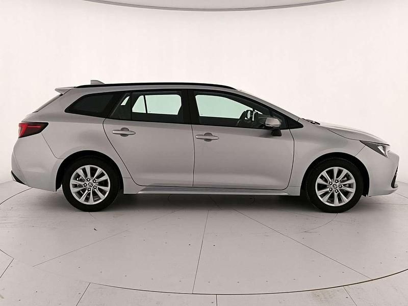 Nuova Toyota Corolla Active 196 CV (144 kW) 2025 Silver metallic Station wagon