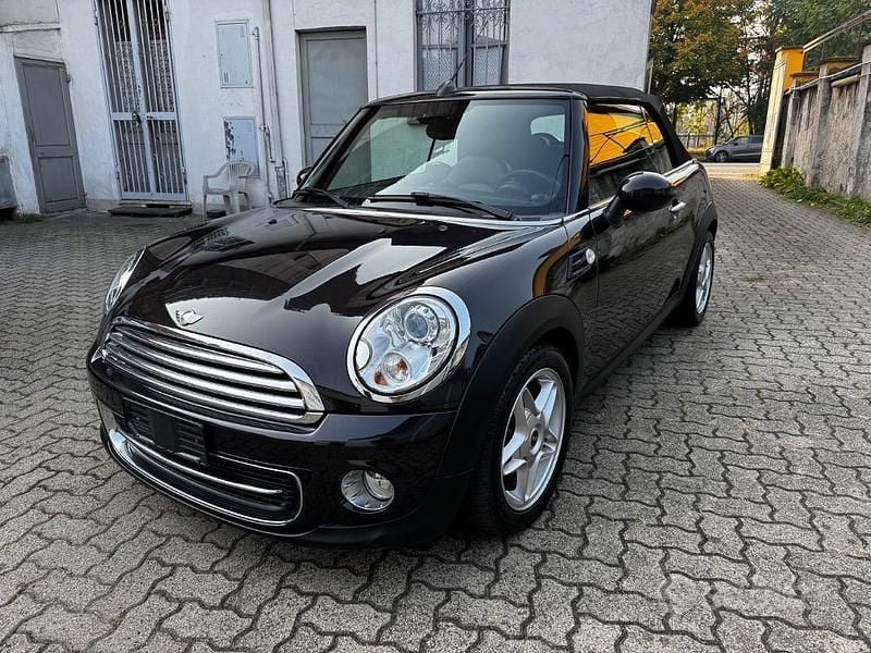Usata Mini Cooper Cabriolet 122 CV (89 kW) 2013 Marrone Cabrio
