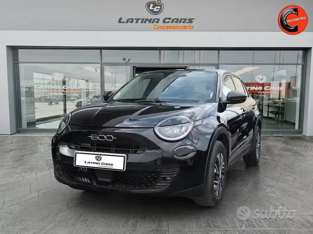 Usata Fiat 600 La Prima 145 CV (106 kW) 2025 Nero SUV