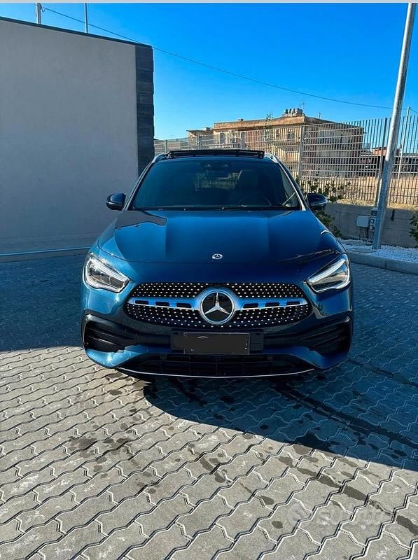 Usata Mercedes GLA220 Premium 190 CV (139 kW) 2022 Grigio SUV