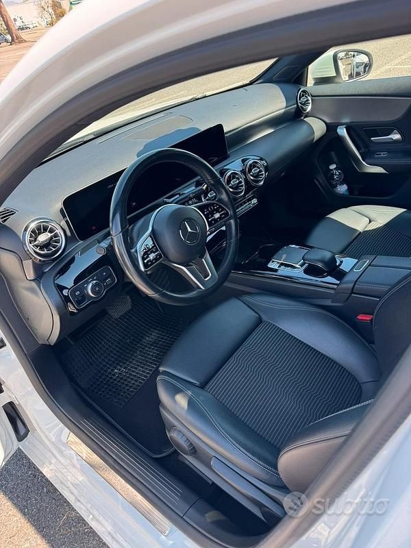 Occasion Mercedes A180 116 ch (85 kW) 2019 Blanc Berline