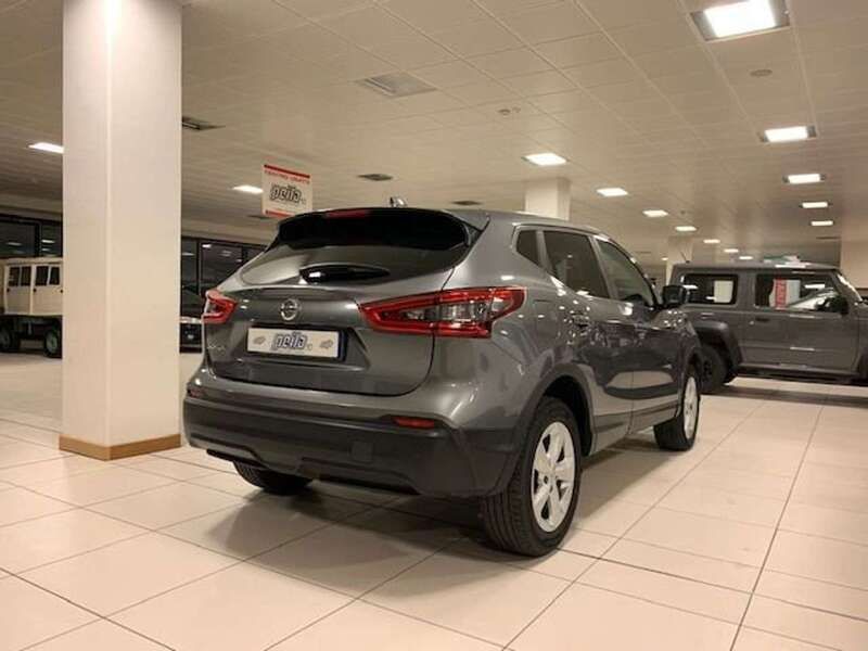Usata Nissan Qashqai Acenta 110 CV (80 kW) 2018 Grigio SUV